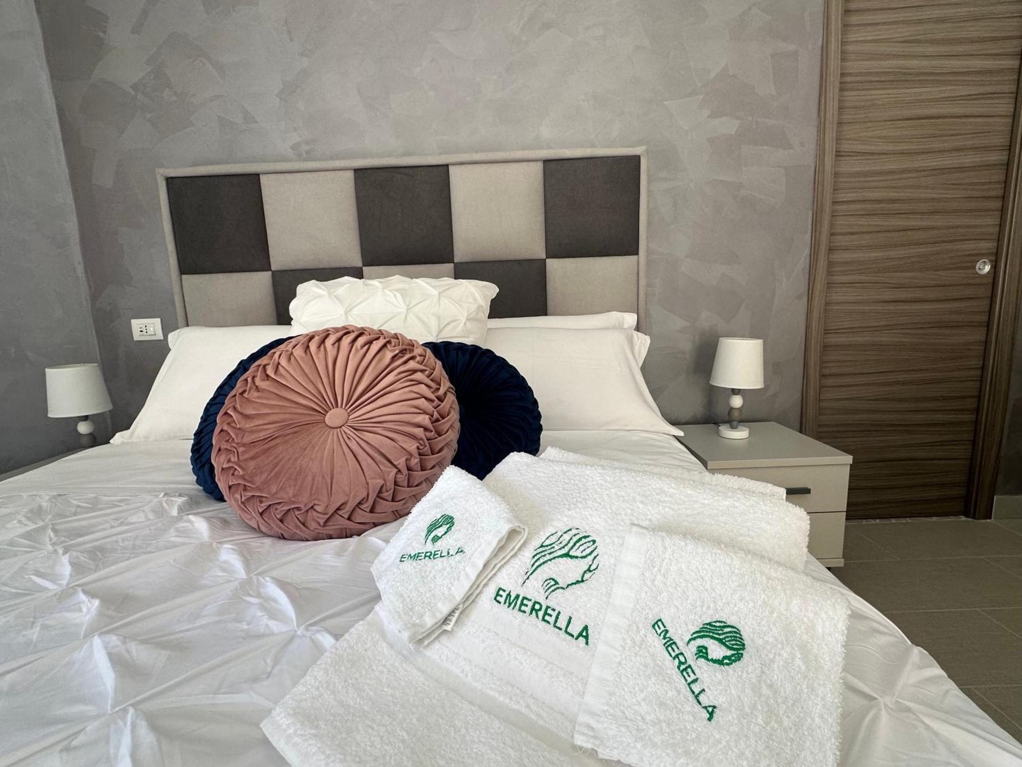 Emerella Luxury Suites-Siderno Lungomare Экстерьер фото