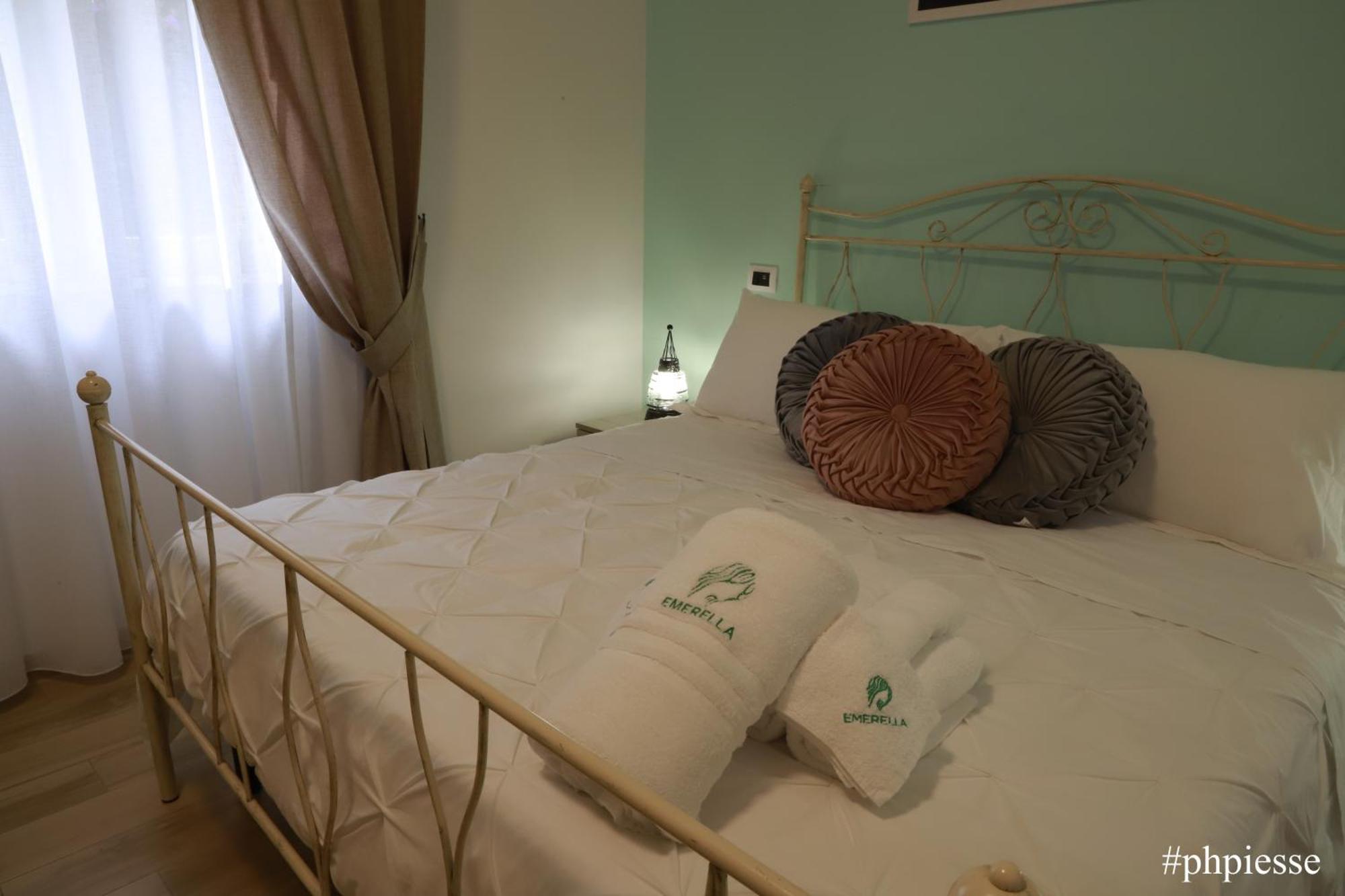 Emerella Luxury Suites-Siderno Lungomare Экстерьер фото